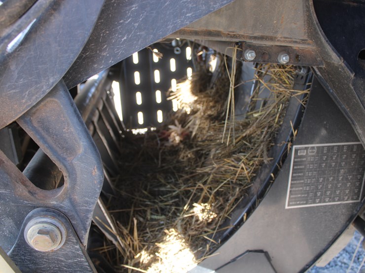 2019-case-ih-lb434xl-image-24