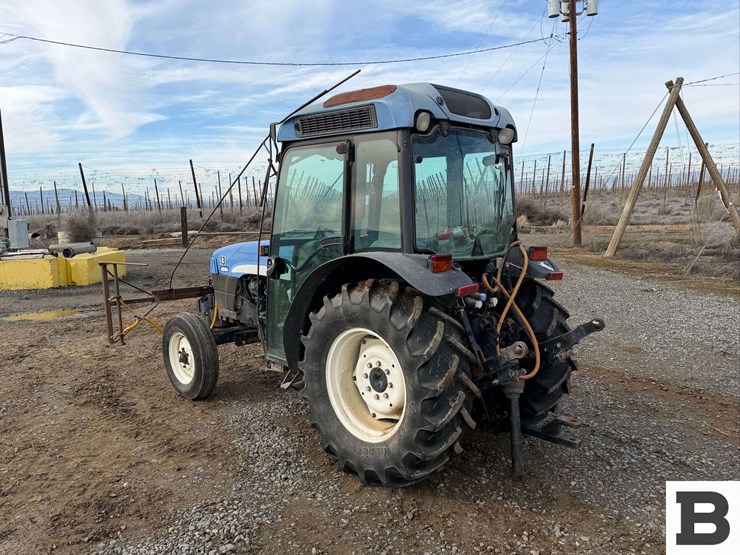 2007-new-holland-tn85fa-image-3