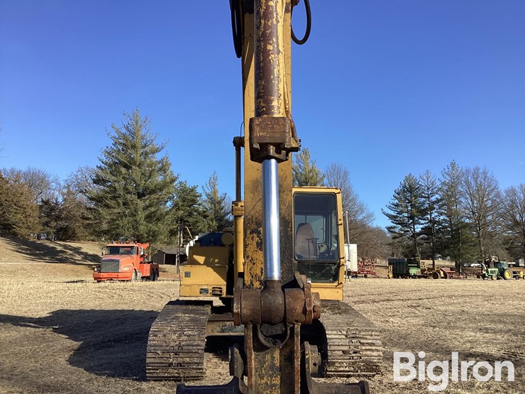 caterpillar-el240-image-10