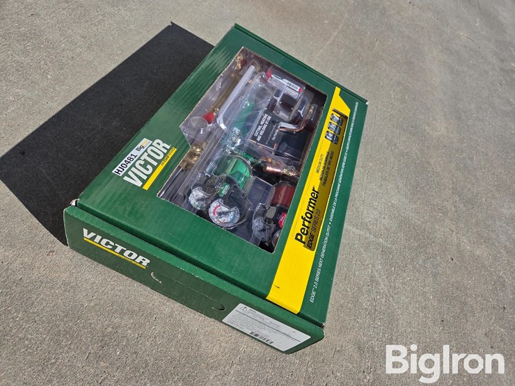 victor-torch-set-image-3