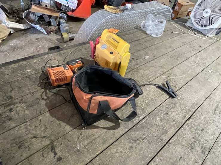 #7213-•-rigid-18v-drill-and-roadmaster-charging-pack-image-5