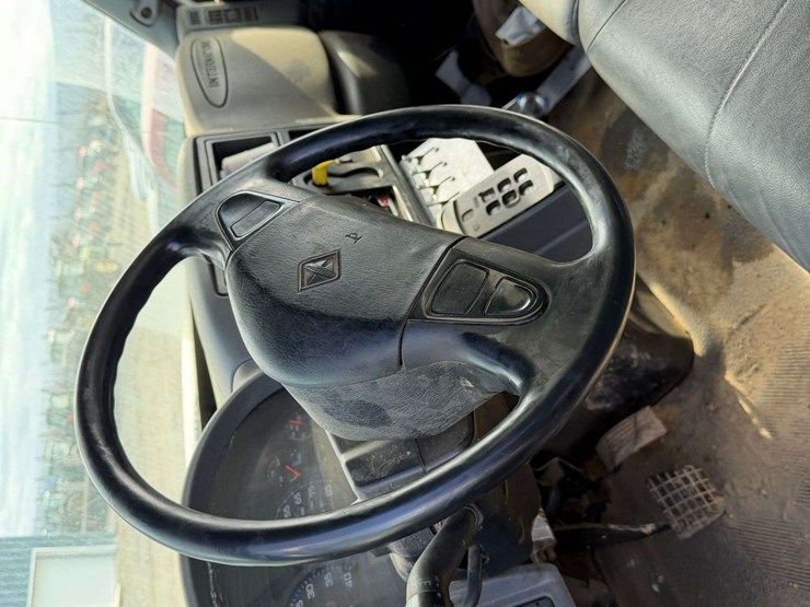 2003-international-durastar-4300-image-24