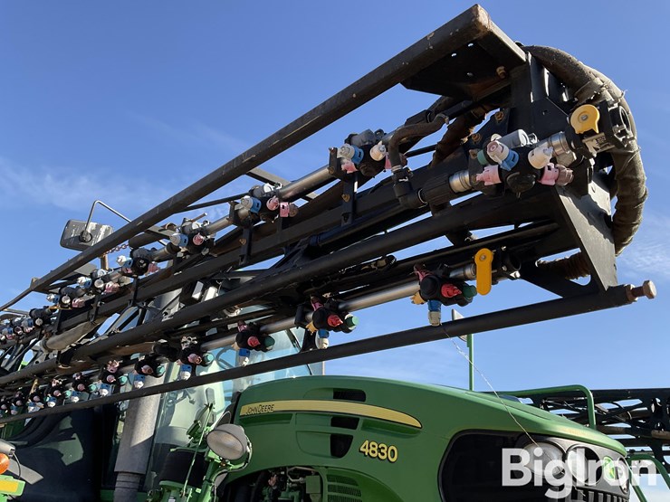 2010-john-deere-4830-image-19