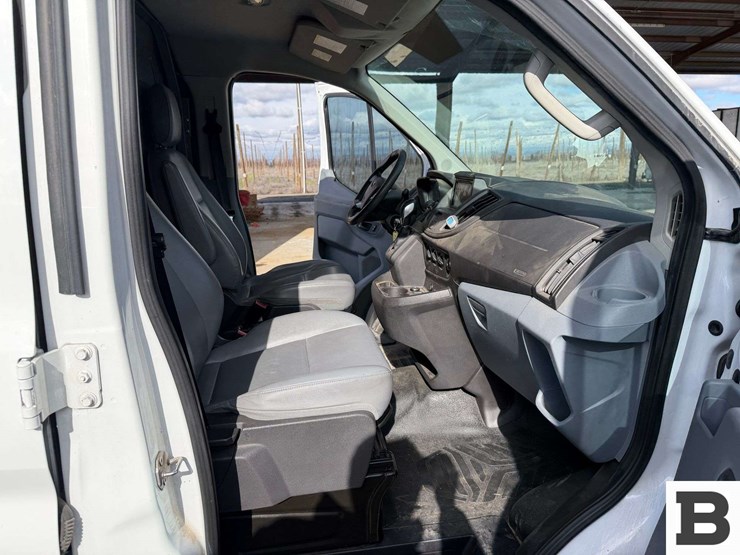 2015-ford-transit-image-9