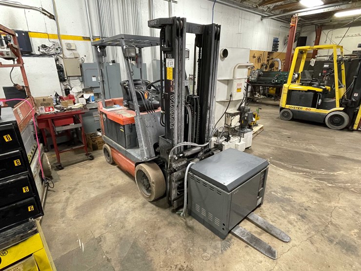 #1230-•-toyota-electric-forklift-(shawano,-wi)-image-3