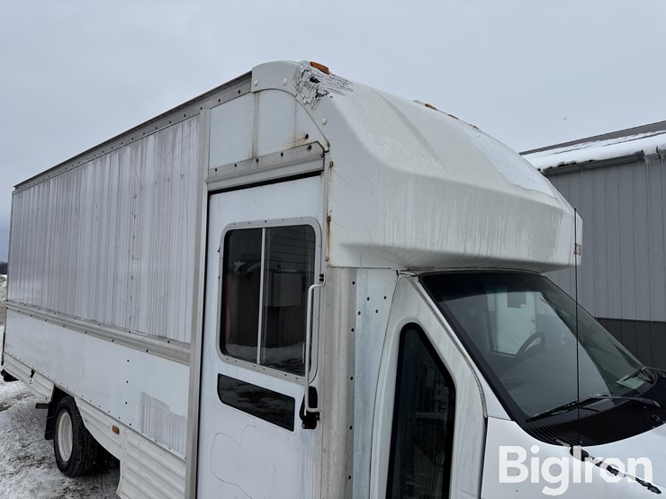 2008-ford-e350-image-12