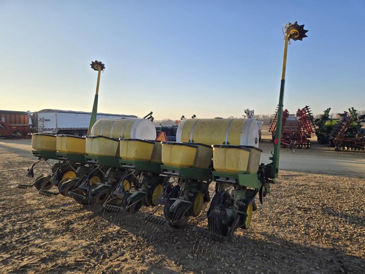 john-deere-7000-image-7