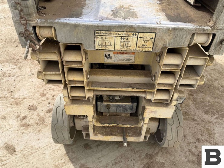 2011-jlg-1930es-image-14