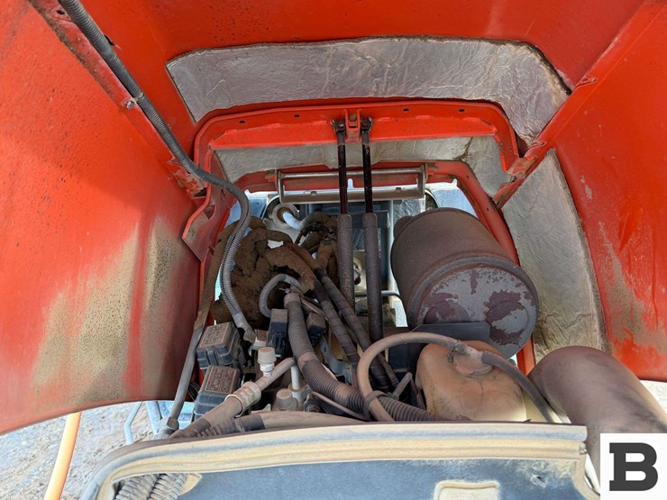 2014-kubota-m8540hd-image-24