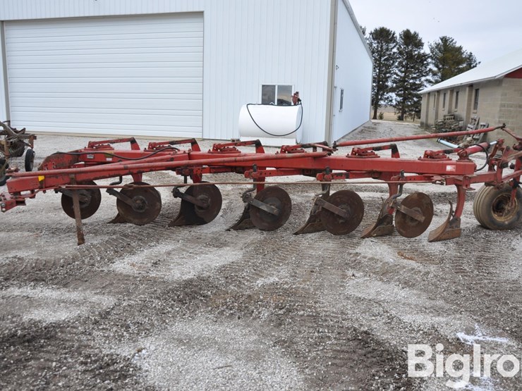 international-720-image-7