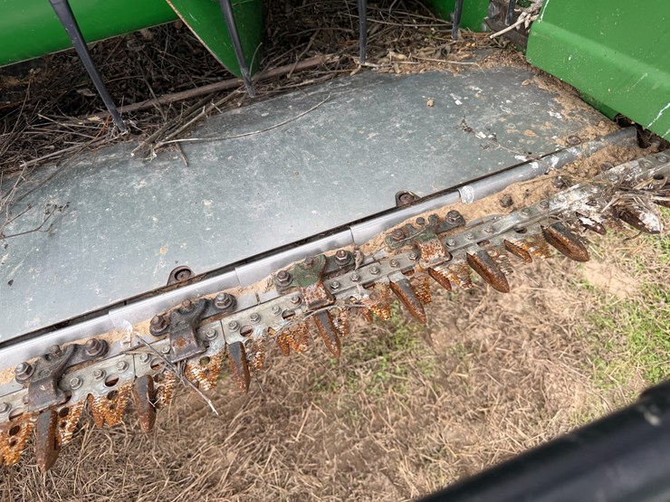 2013-john-deere-630f-image-25