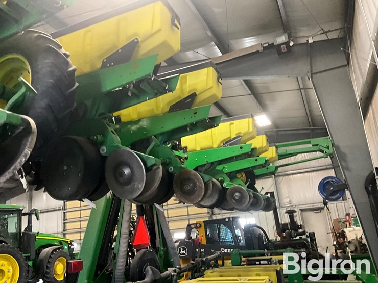 john-deere-1720-image-6