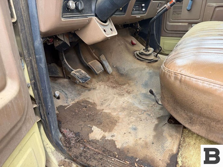 1992-ford-f700-image-45