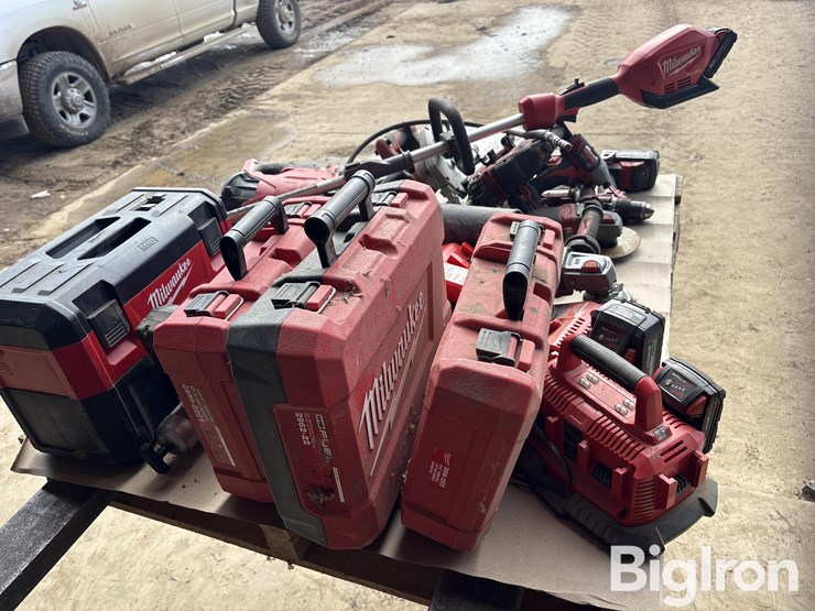 skid-of-milwaukee-power-tools-image-6