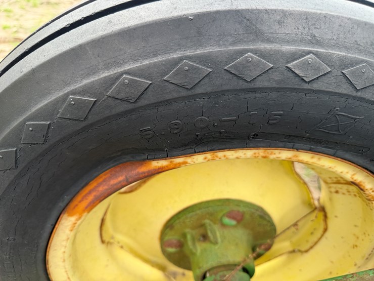 john-deere-400-image-5