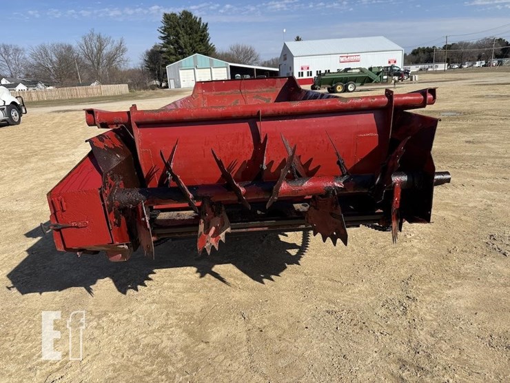 2013-new-holland-165-image-5