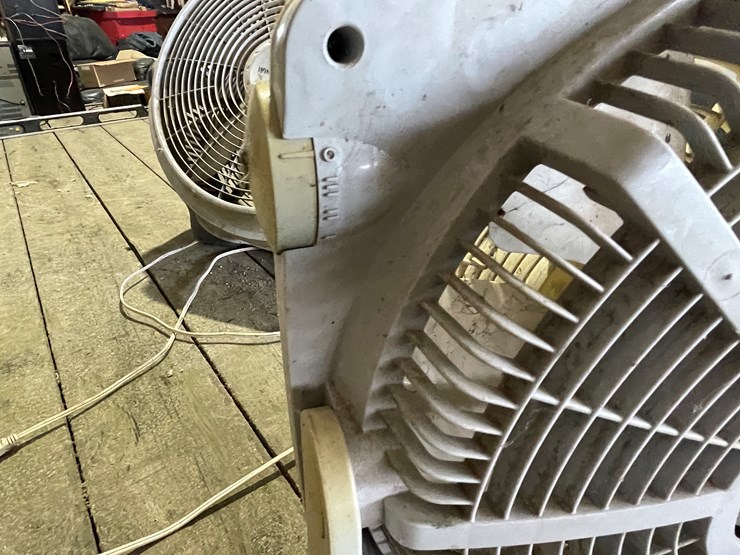 #7214-•-(2)-fans-image-15