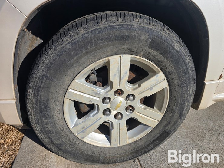 2013-gmc-acadia-denali-image-16