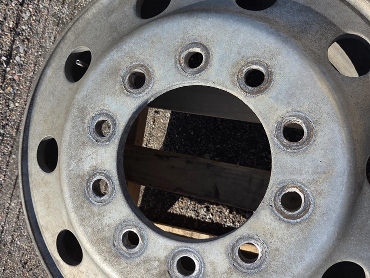 24.5"-aluminum-wheels-image-10