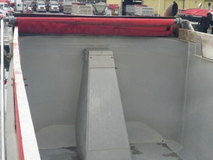 2015-peterbilt-367-image-35