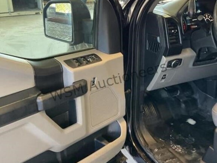 2020-ford-f150-image-25