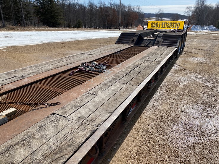 #1100-•-2010-witzco-rg-50-tri-axle-lowboy-semi-trailer-(has-wi-title)-(colfax,-wi)-image-19