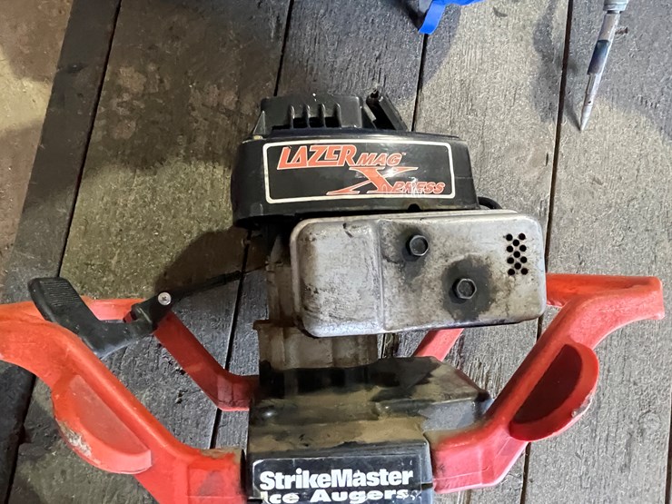 #7204-•-strike-master-ice-auger-image-11