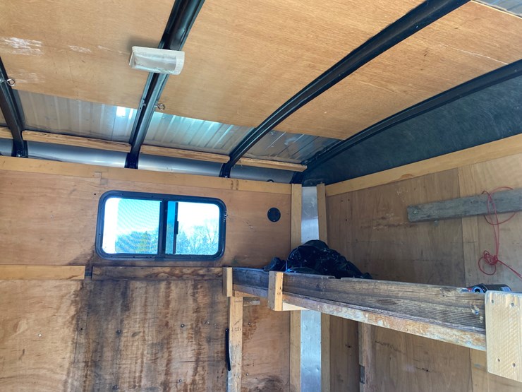 #1274-•-middlebury-tandem-axle-enclosed-trailer-(has-wi-title)-(helenville,-wi)-image-11