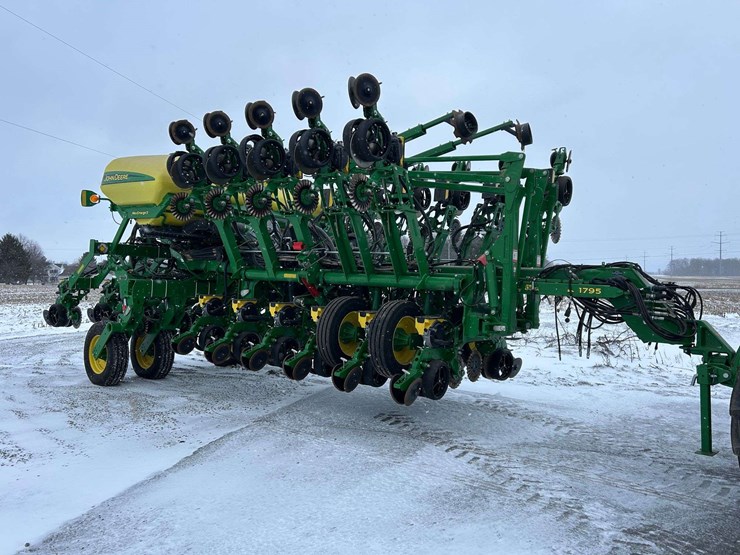 2021-john-deere-1795-image-2