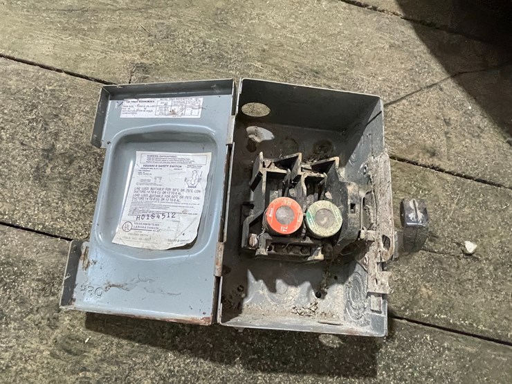 #7233-•-electrical-safety-switches-image-8