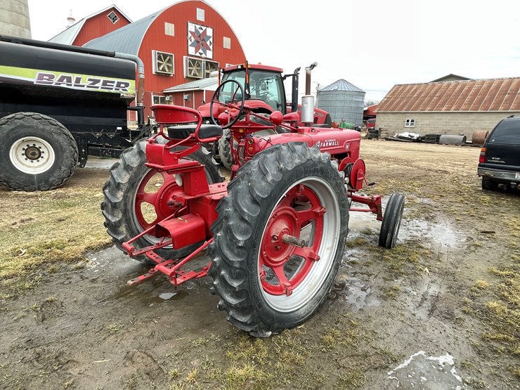 #3206-•-farmall-h-tractor-image-5