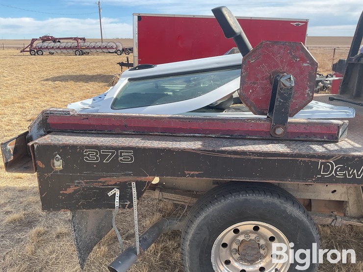 2004-gmc-k2500-image-16