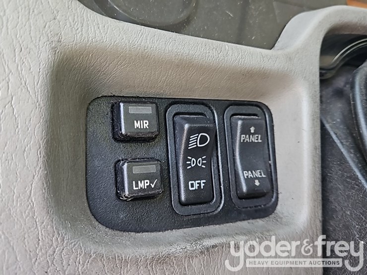 2017-international-8600-image-44