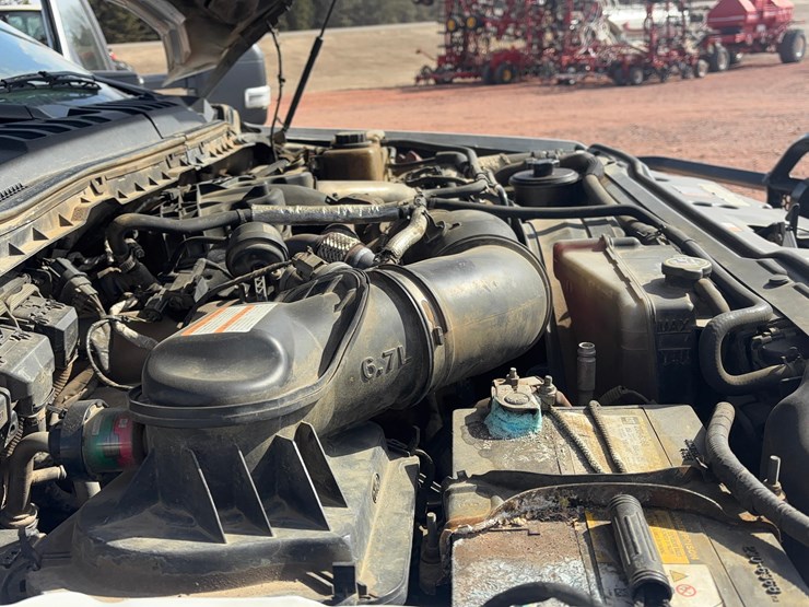 2017-ford-f550-image-18