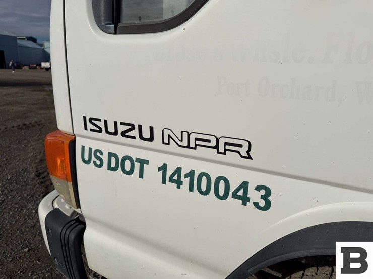 1999-isuzu-npr-image-11