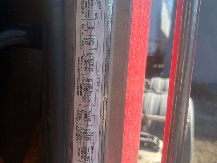 2013-peterbilt-367-image-8