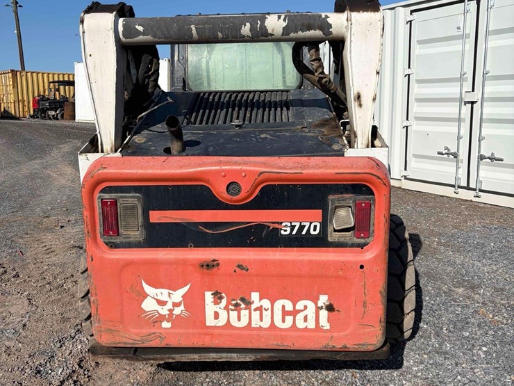 2011-bobcat-s770-image-5