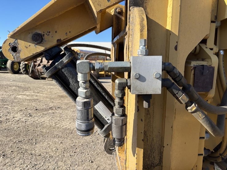 caterpillar-143h-image-14