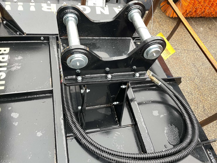 caterpillar-305-image-15