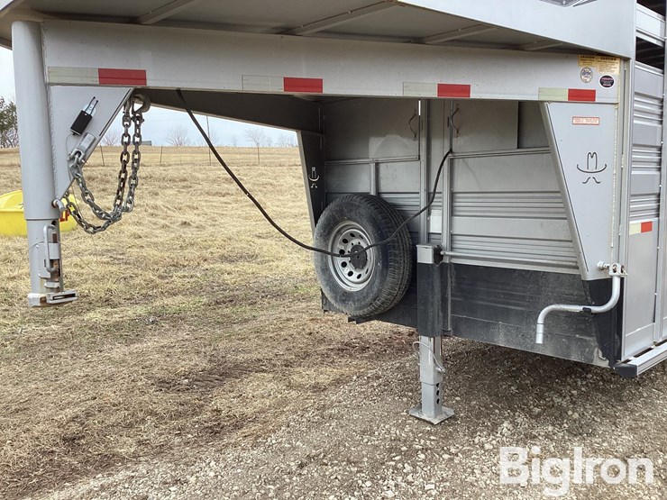 2016-titan-trailer-image-9