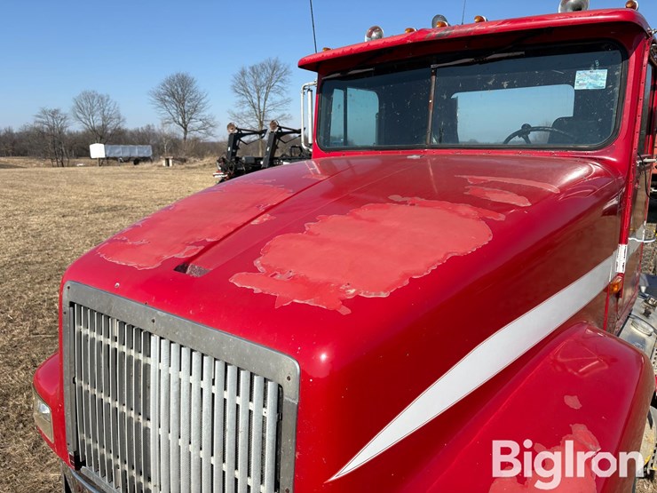 1990-international-9400-eagle-image-12