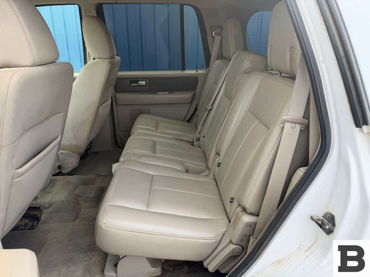2012-ford-expedition-image-23