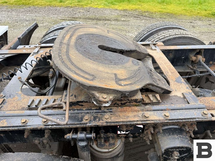 2001-volvo-vnl-tractor-truck---albany,-or-image-23