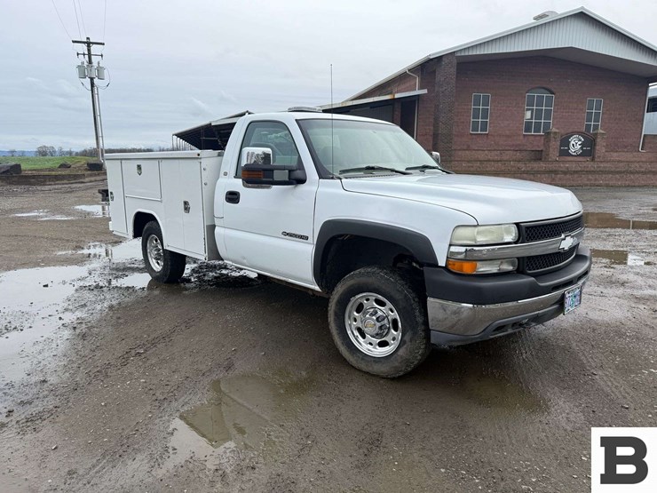 2002-chevrolet-silverado-2500-image-7