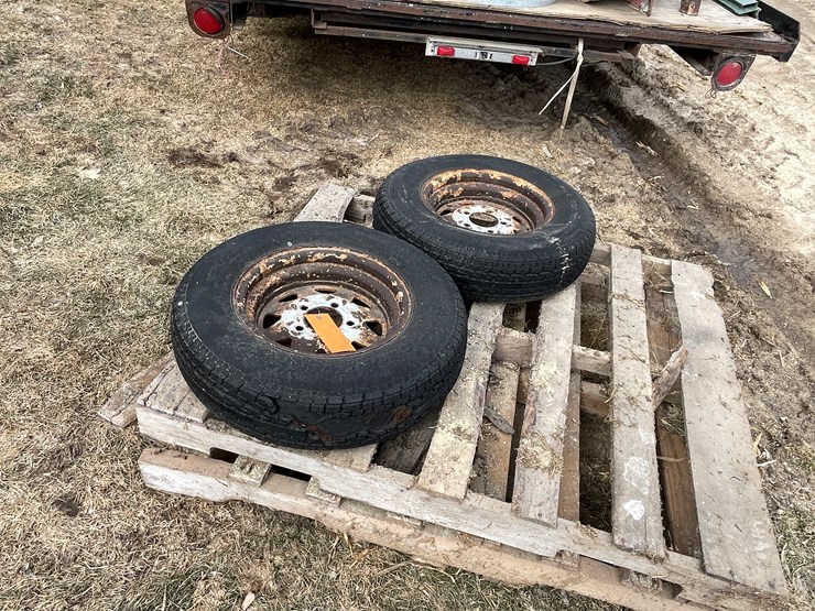 #7259-•-(2)-marathon-radial-tires-on-rims-image-5