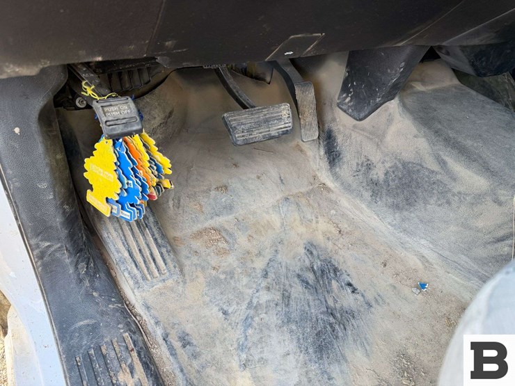 2018-chevrolet-silverado-3500-image-24