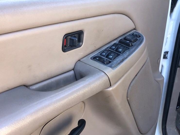 2006-chevrolet-3500-image-14