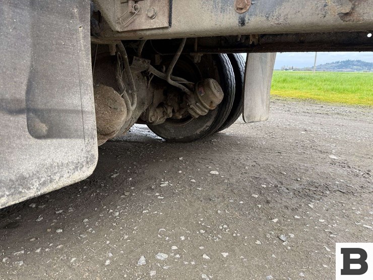 2013-kenworth-t800-image-44