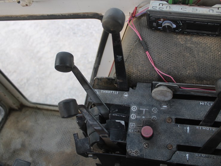 #1012-•-case-2390-tractor-image-23