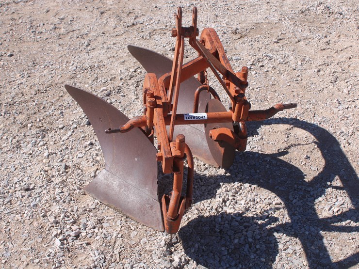 #2042-•-dearborn-2-bottom-plow-image-2